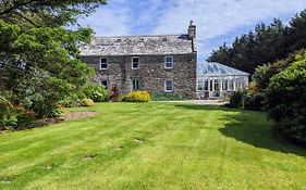 Cosy, Coastal Retreat With A Large Garden