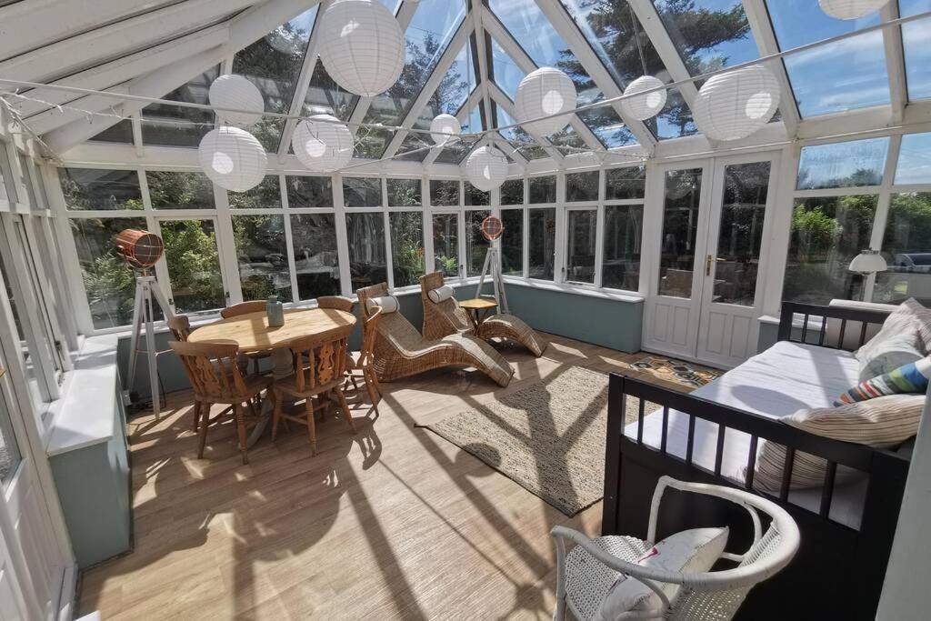 Cosy, Coastal Retreat With A Large Garden Villa Monreith Exterior photo