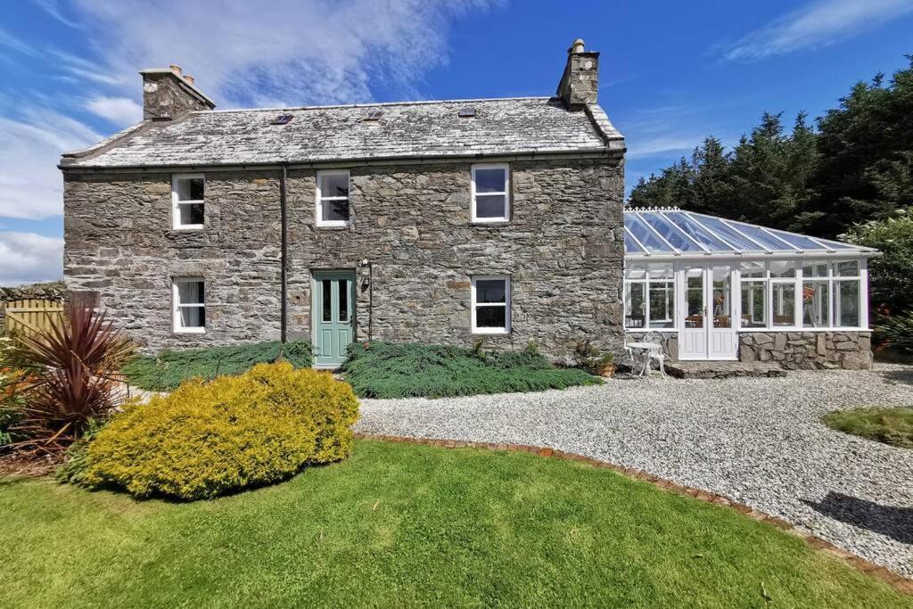 Cosy, Coastal Retreat With A Large Garden Villa Monreith Exterior photo