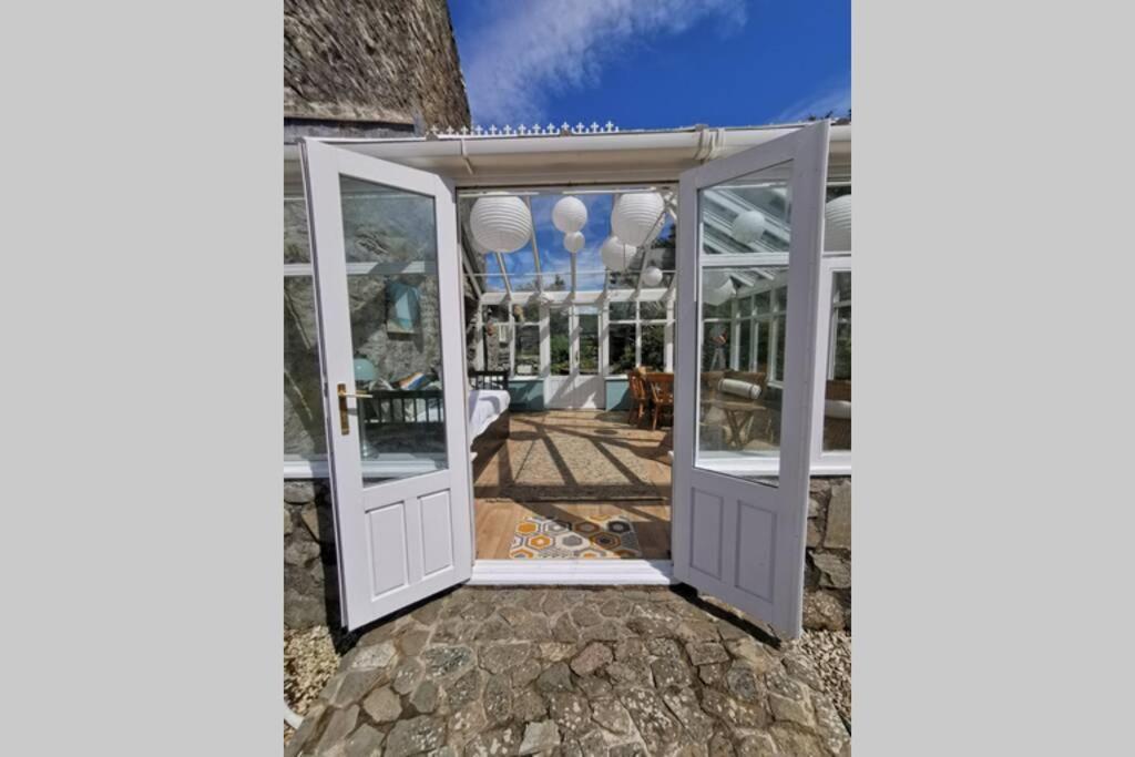 Cosy, Coastal Retreat With A Large Garden Villa Monreith Exterior photo