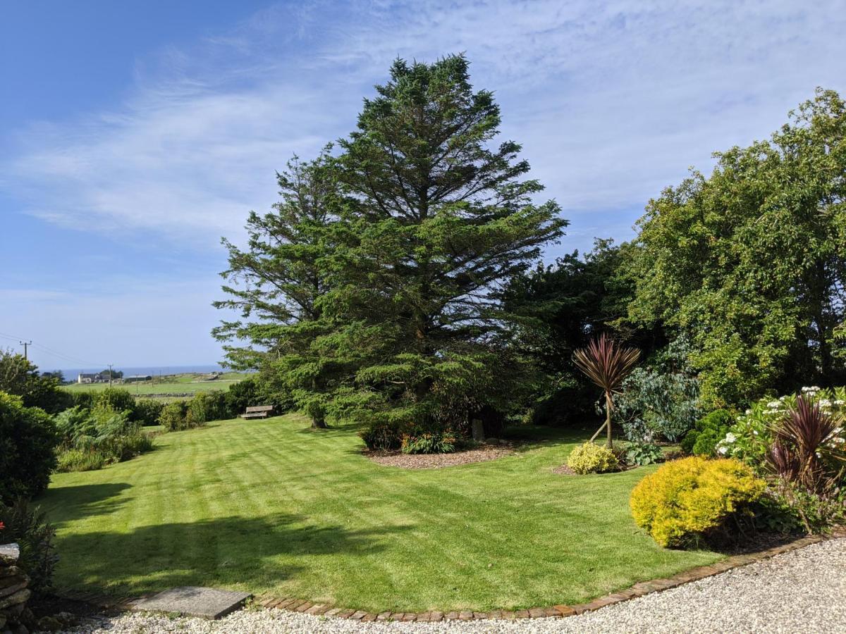 Cosy, Coastal Retreat With A Large Garden Villa Monreith Exterior photo